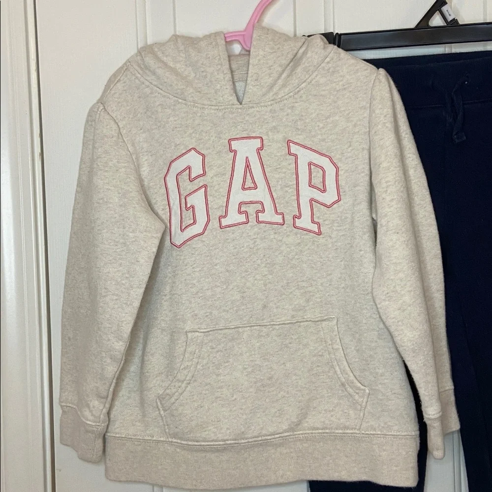 GAP toddler/kid size 5 sweat pant and‎ hoodie set